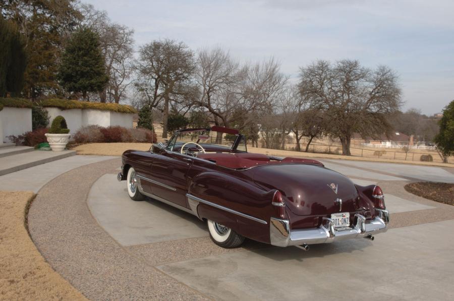  Cadillac Series 62 Convertible Coupe 1949 года  (фото 23 из 24)